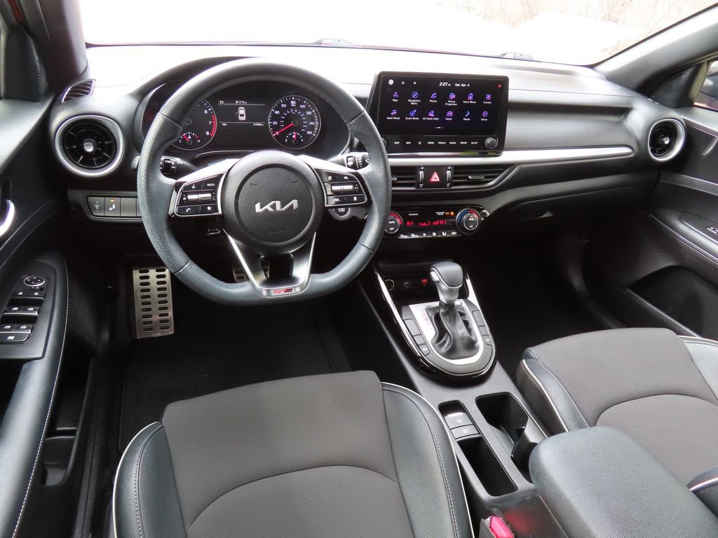 Certified 2024 Kia Forte GT-Line image 4