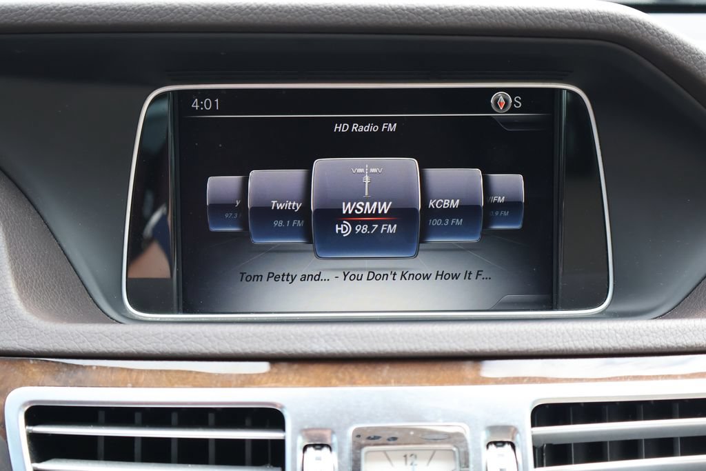Used 2016 Mercedes-Benz E 350 4MATIC Sedan image 9