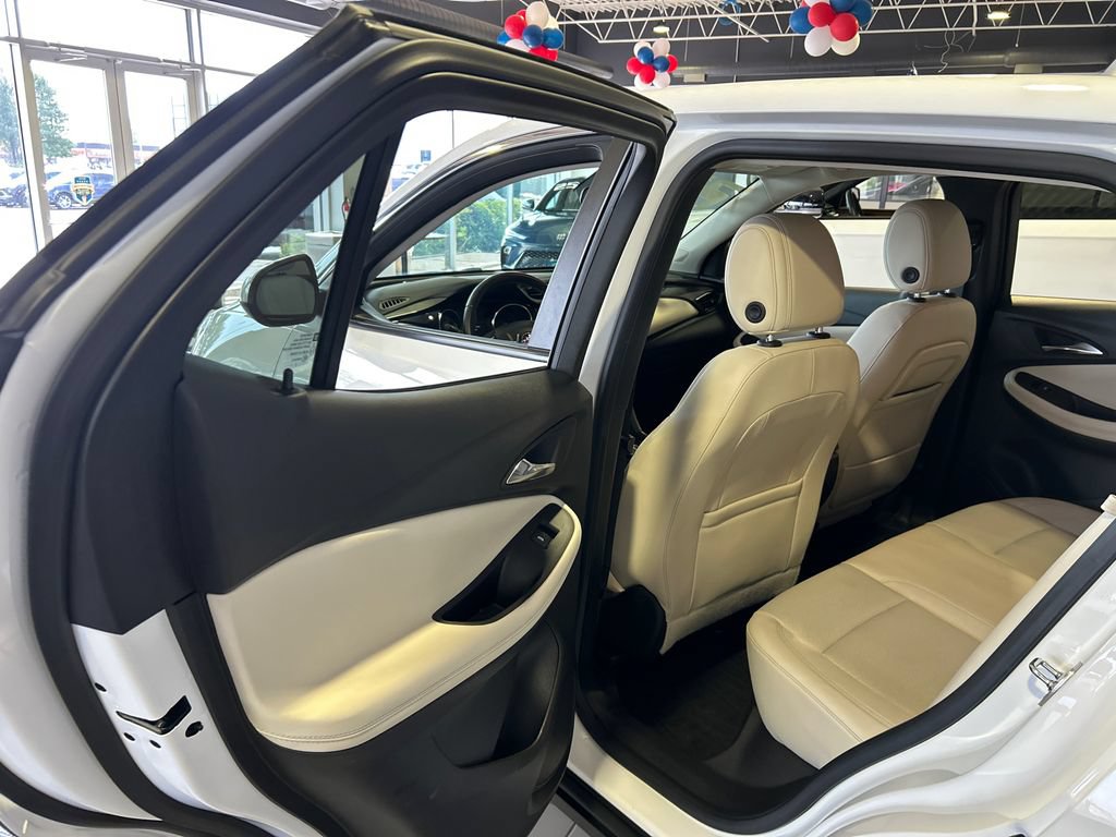 Certified 2023 Buick Encore GX Preferred w/ Cold Weather Comfort Package AWD/4WD image 31