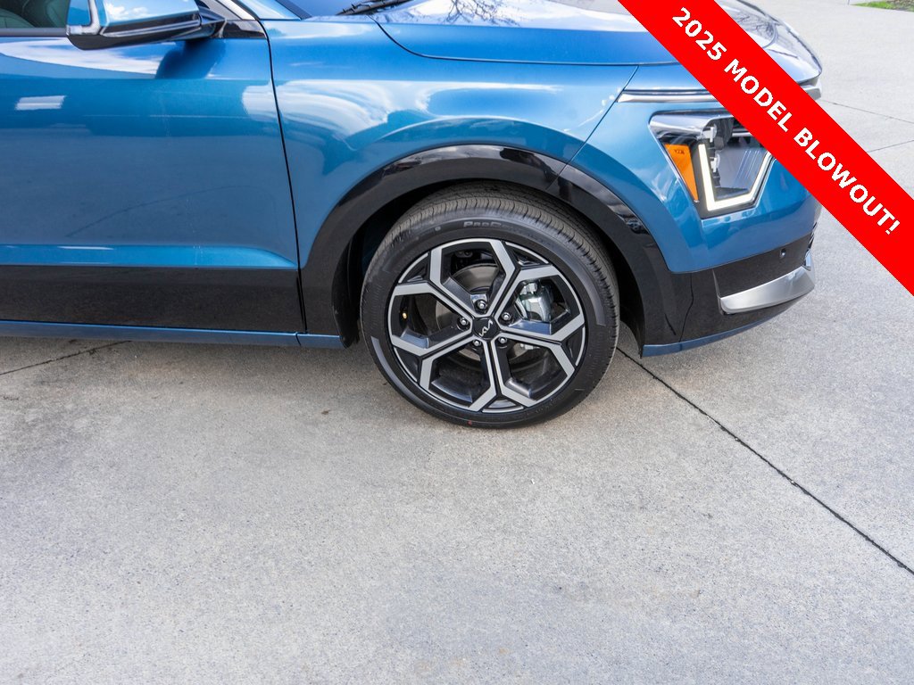 New 2025 Kia Niro SX Touring image 32