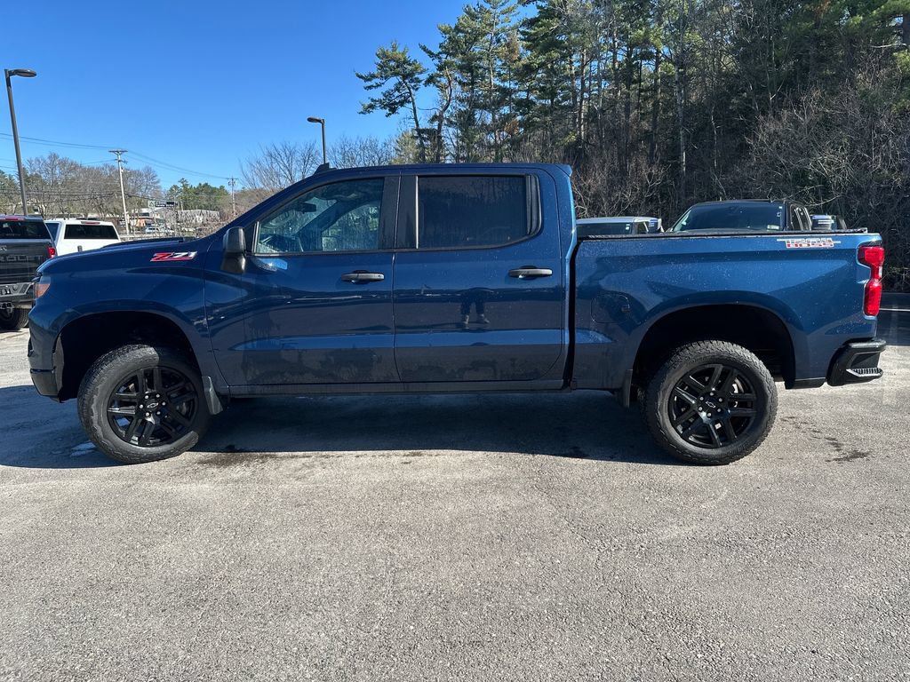 Used 2023 Chevrolet Silverado 1500 Custom Trail Boss AWD/4WD image 2