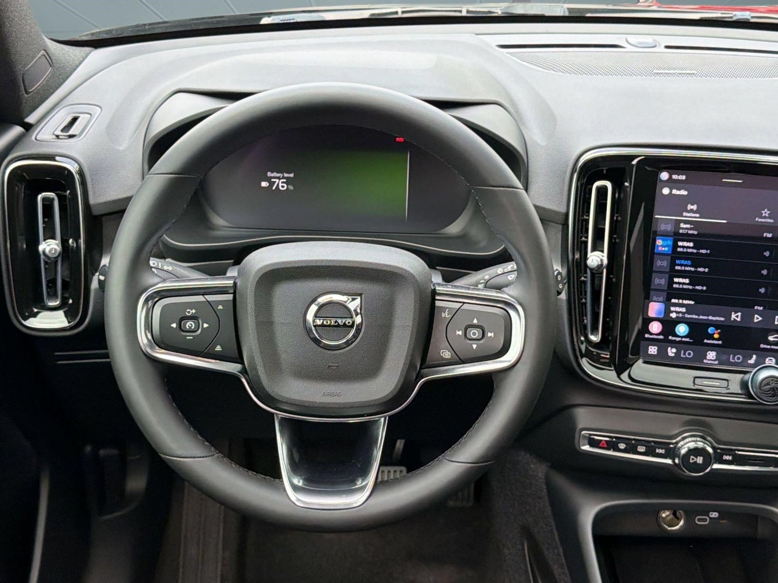 Used 2023 Volvo XC40 Recharge Ultimate AWD/4WD image 11