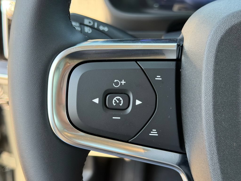 New 2026 Volvo XC40 B5 Plus w/ Protection Package Premier AWD/4WD image 19