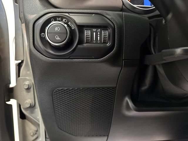 Used 2021 Jeep Gladiator Sport AWD/4WD image 27