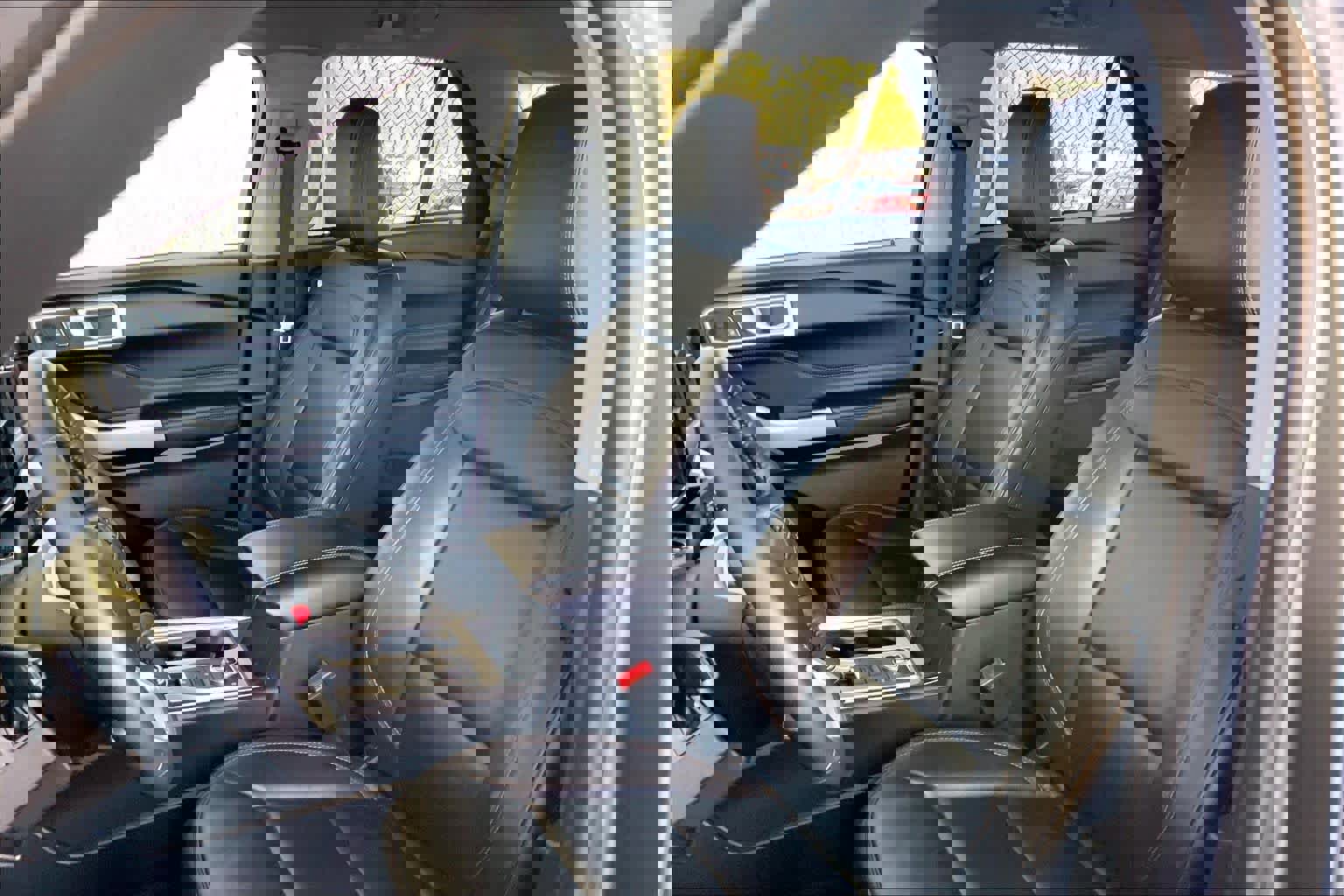 Used 2023 Ford Explorer XLT w/ Equipment Group 202A image 8