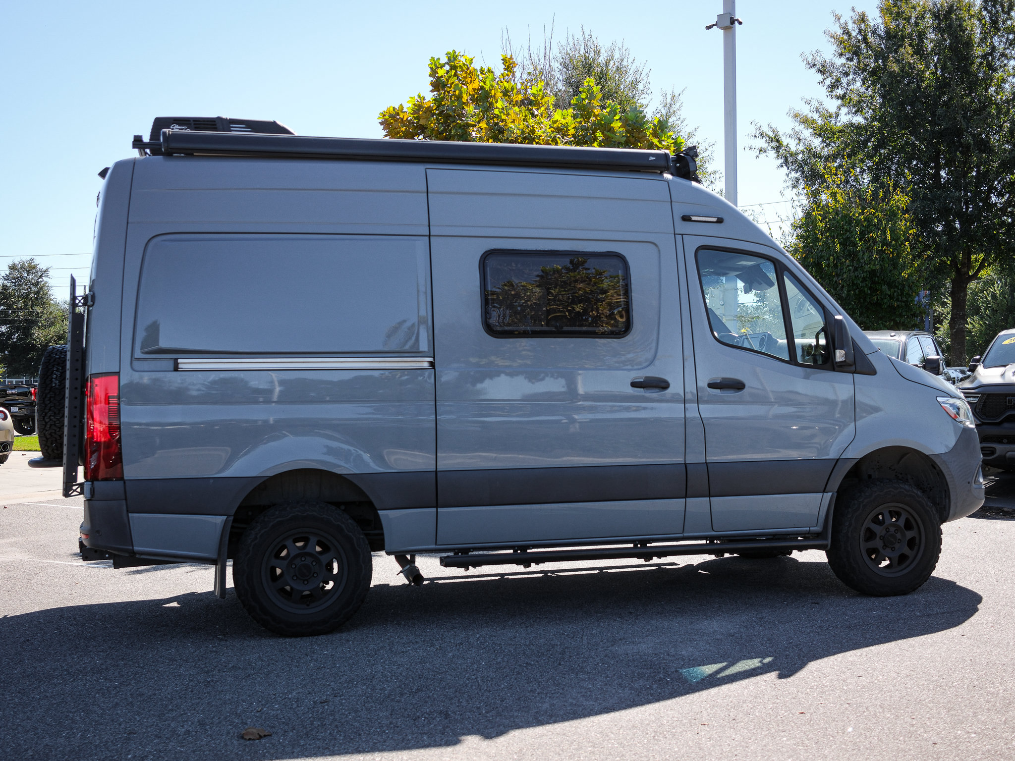 Used 2021 Mercedes-Benz Sprinter 2500 w/ Parking Package image 11
