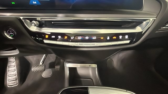 Used 2024 Cadillac Lyriq Tech AWD/4WD image 25