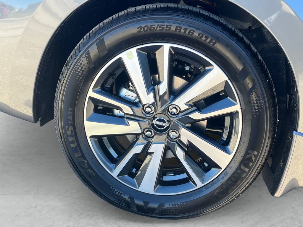 New 2025 Nissan Versa SV w/ Trunk Package image 23