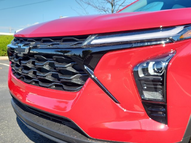 New 2026 Chevrolet Trax LT w/ Sunroof Package FWD image 10
