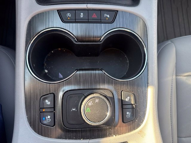 Used 2023 GMC Acadia SLT w/ Technology Package FWD image 23