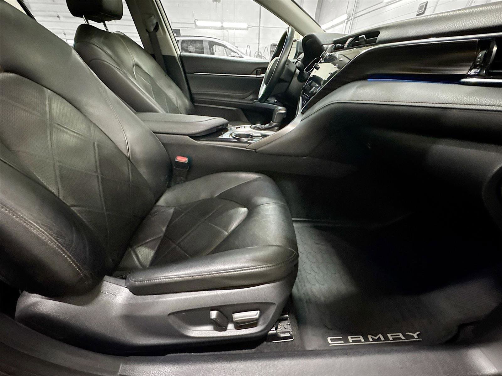 Used 2018 Toyota Camry XLE w/ Audio Package image 27