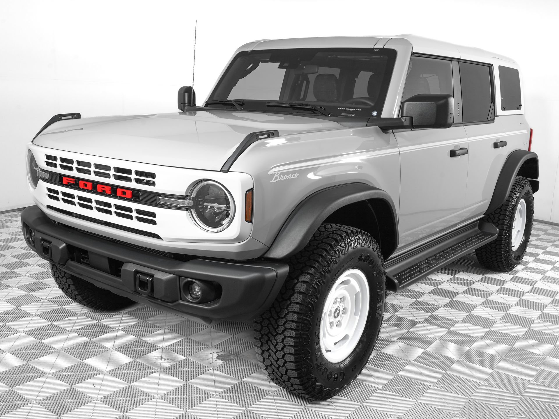 Used 2026 Ford Bronco Heritage Edition AWD/4WD image 7