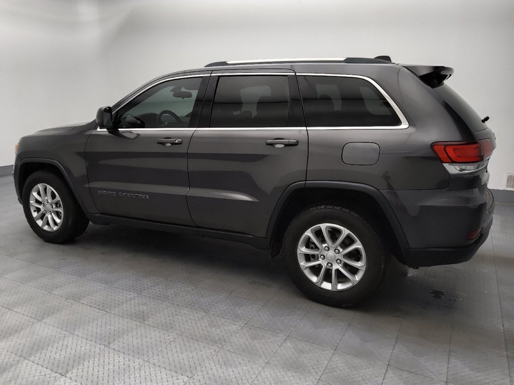 Used 2021 Jeep Grand Cherokee Laredo RWD image 3