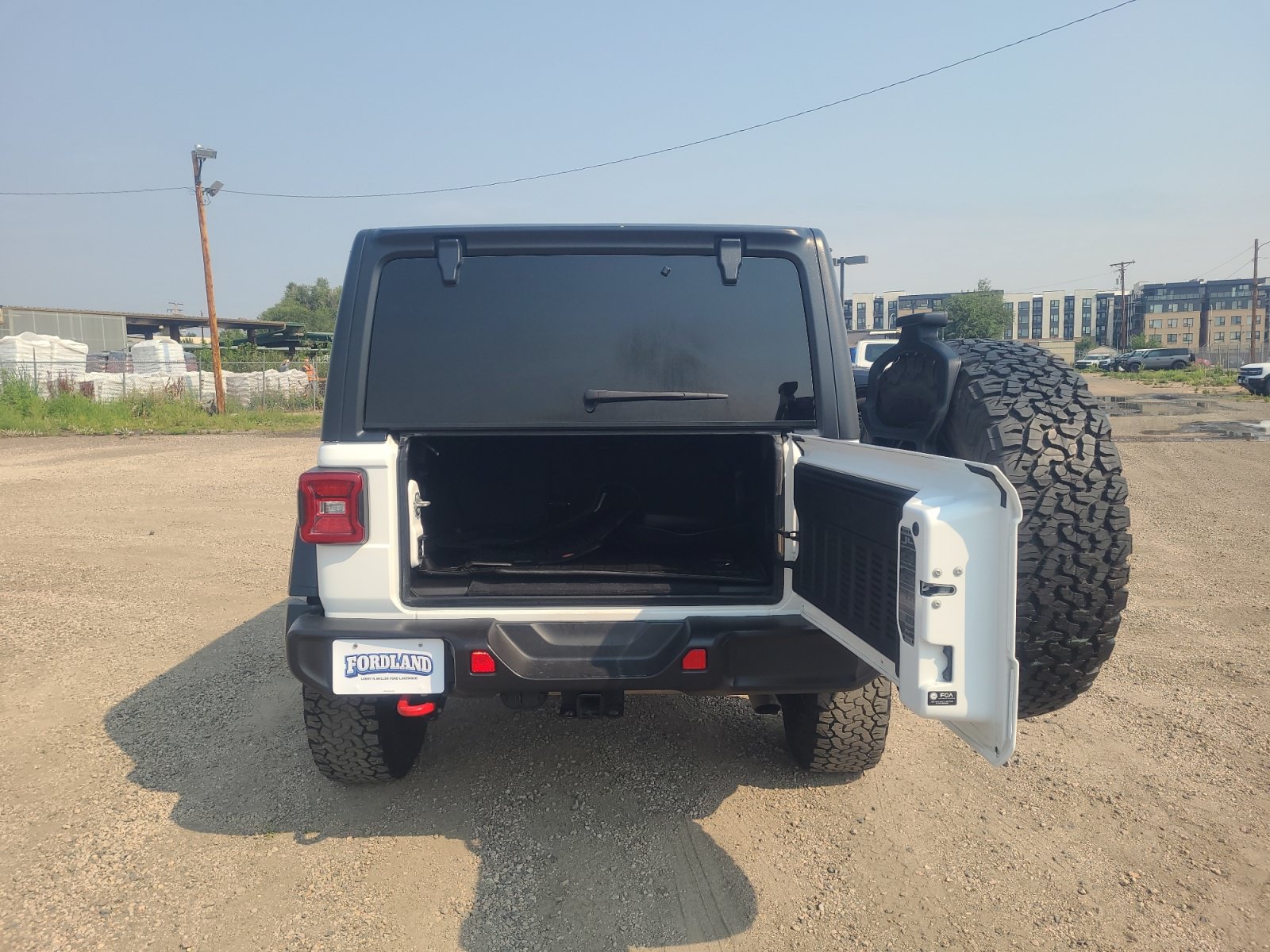 Used 2022 Jeep Wrangler Unlimited Rubicon w/ LED Lighting Group AWD/4WD image 32
