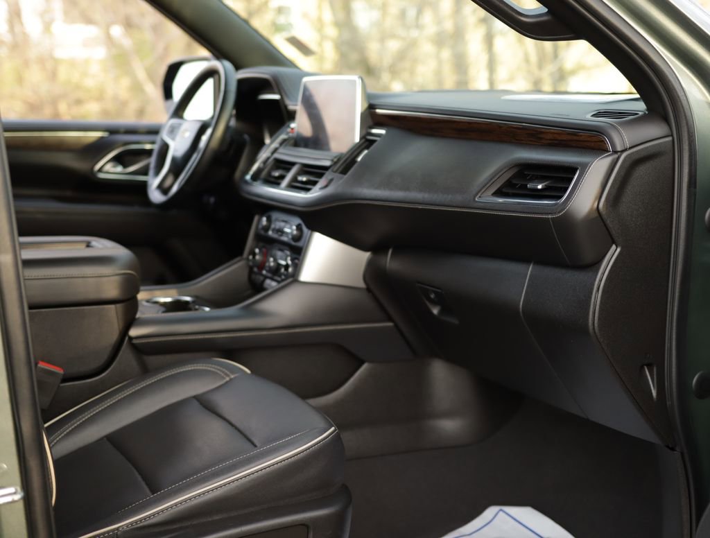 Used 2023 Chevrolet Suburban Premier RWD image 34