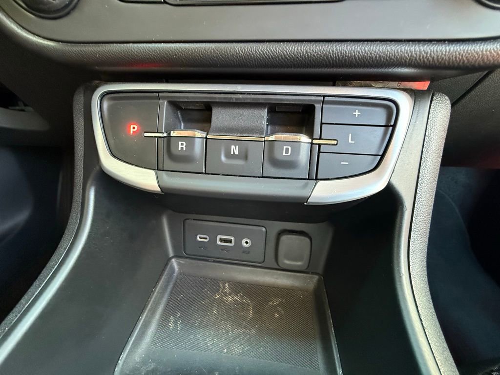 Used 2023 GMC Terrain SLE w/ Elevation Edition image 21