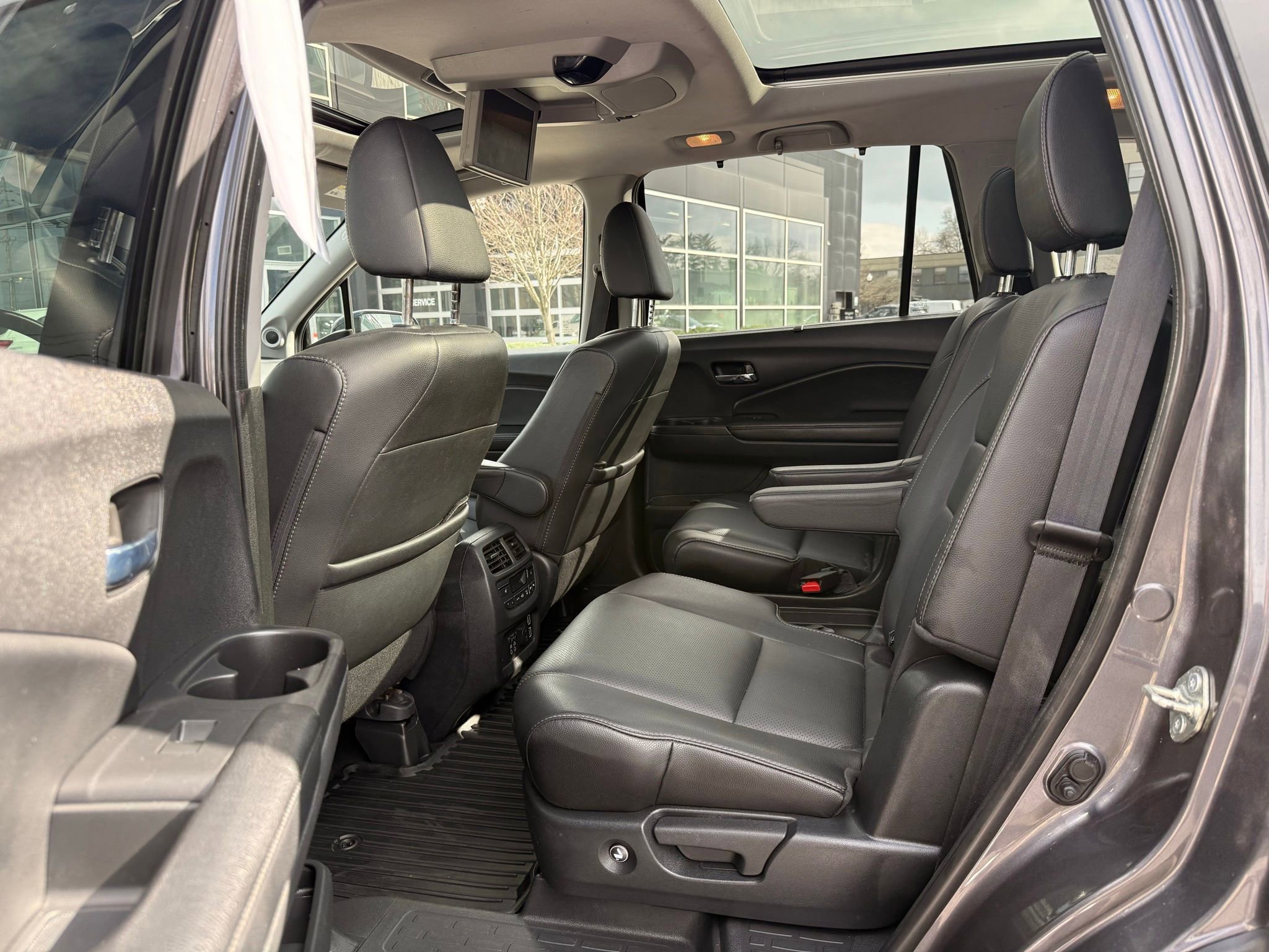Used 2020 Honda Pilot Elite image 32