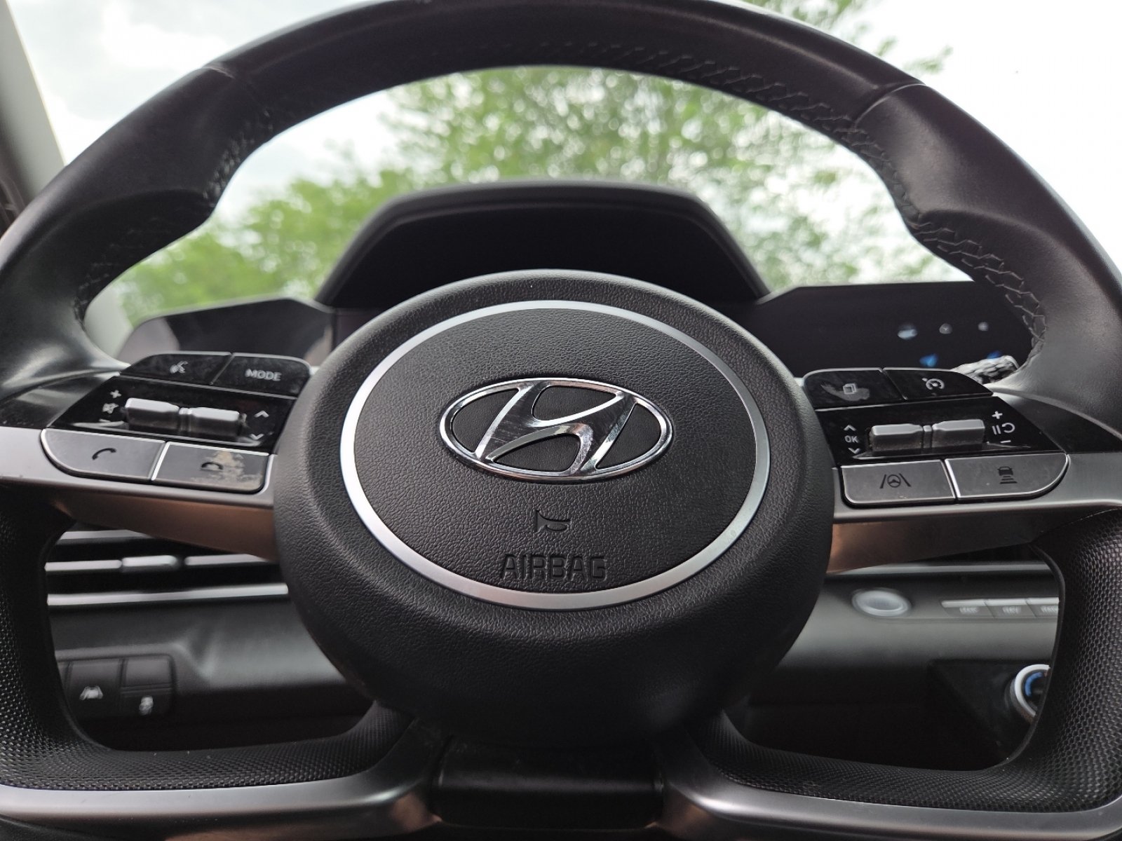 Used 2023 Hyundai Elantra SEL w/ Convenience Package FWD image 26