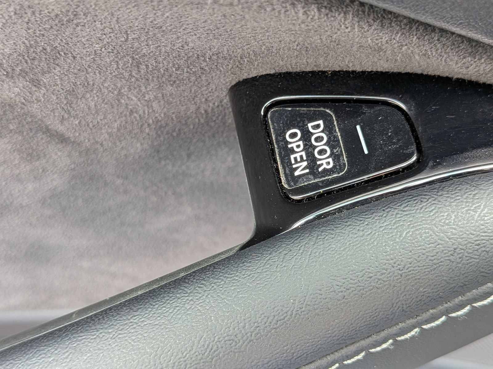 Used 2020 Tesla Model 3 Standard Range RWD image 26