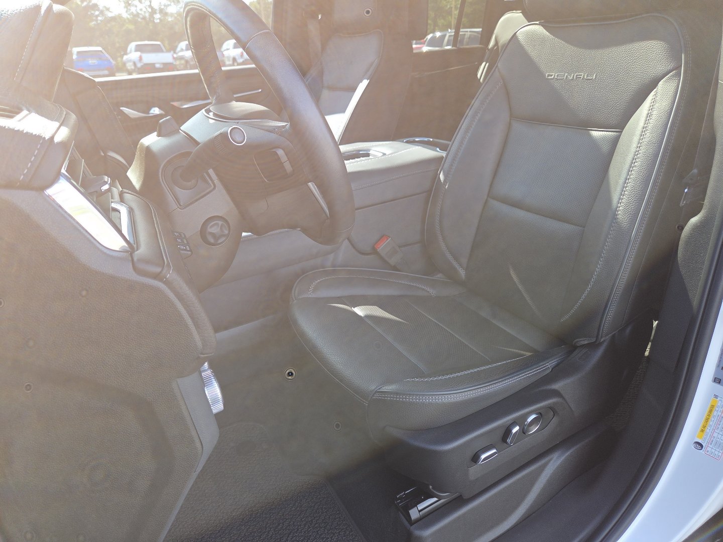 Used 2023 GMC Yukon XL Denali w/ Advanced Technology Package AWD/4WD image 34