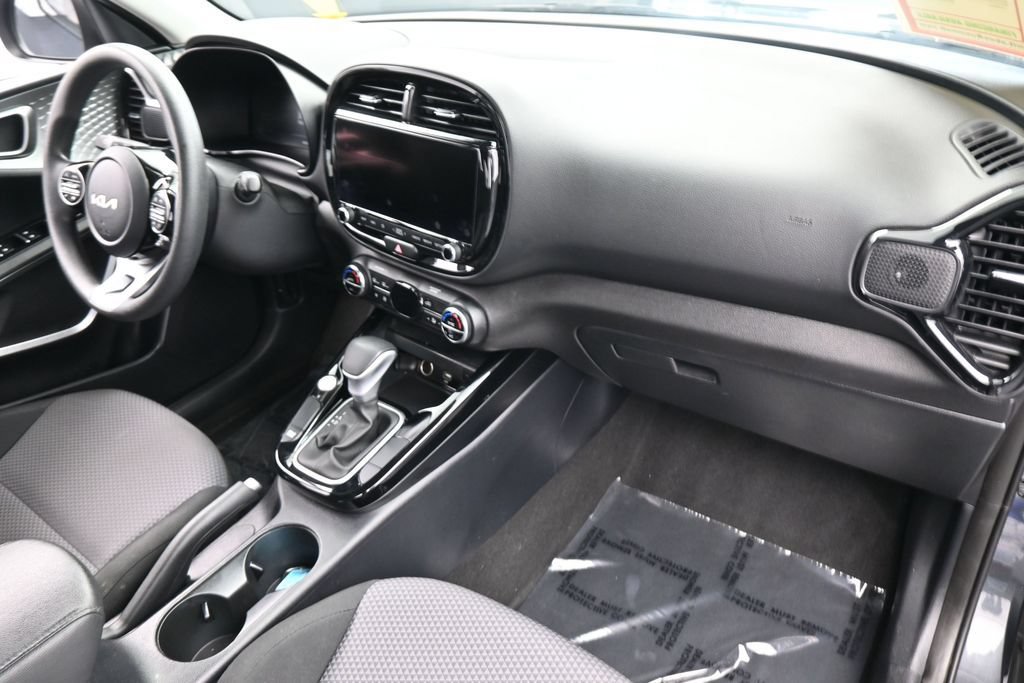 Used 2024 Kia Soul S FWD image 42