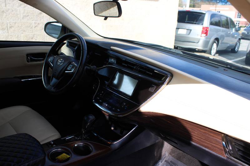 Used 2015 Toyota Avalon XLE FWD image 13