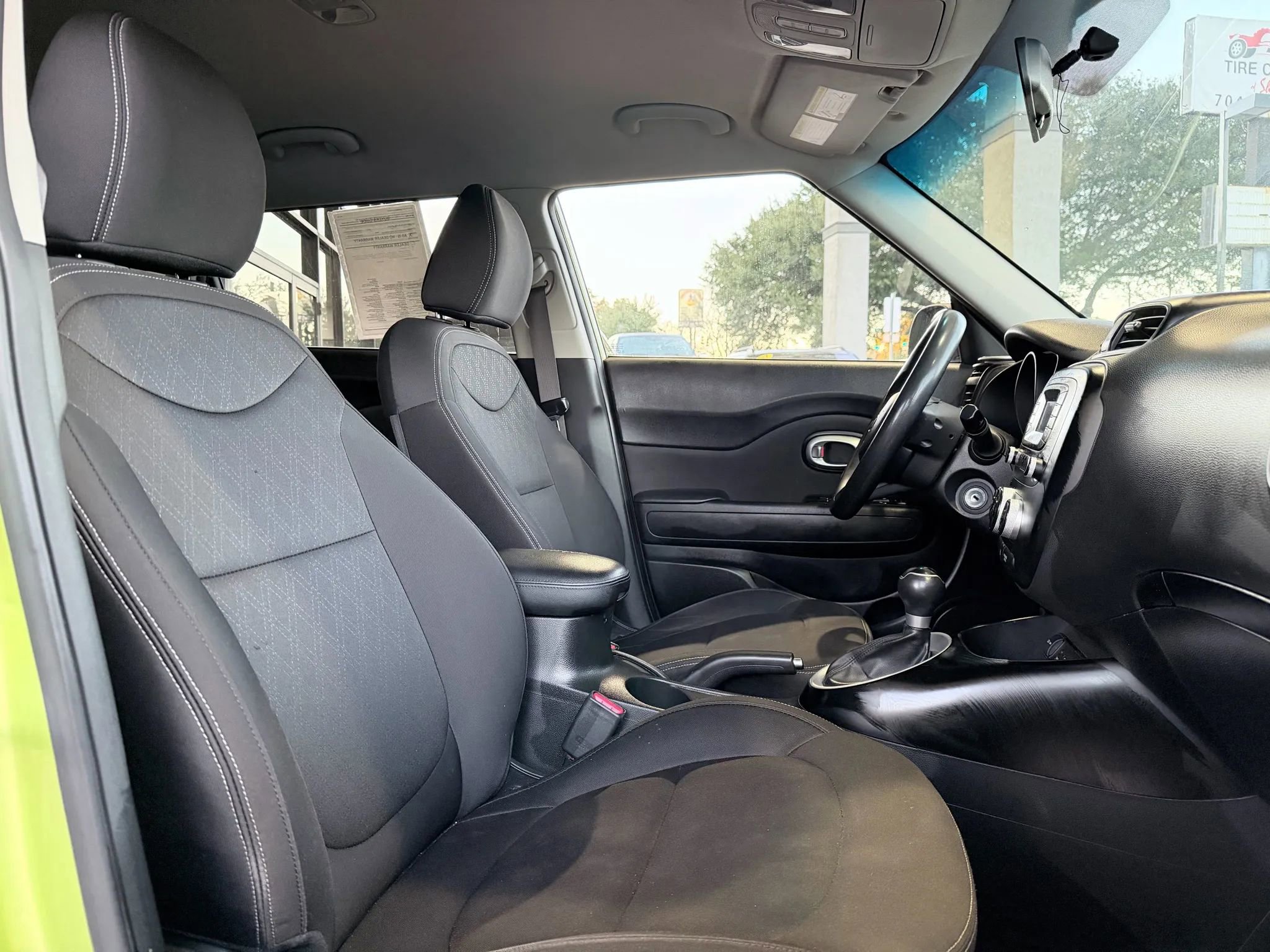 Used 2015 Kia Soul EV image 16