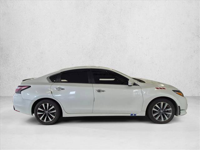 Used 2017 Nissan Altima 2.5 SL w/ Moonroof Package FWD video 3