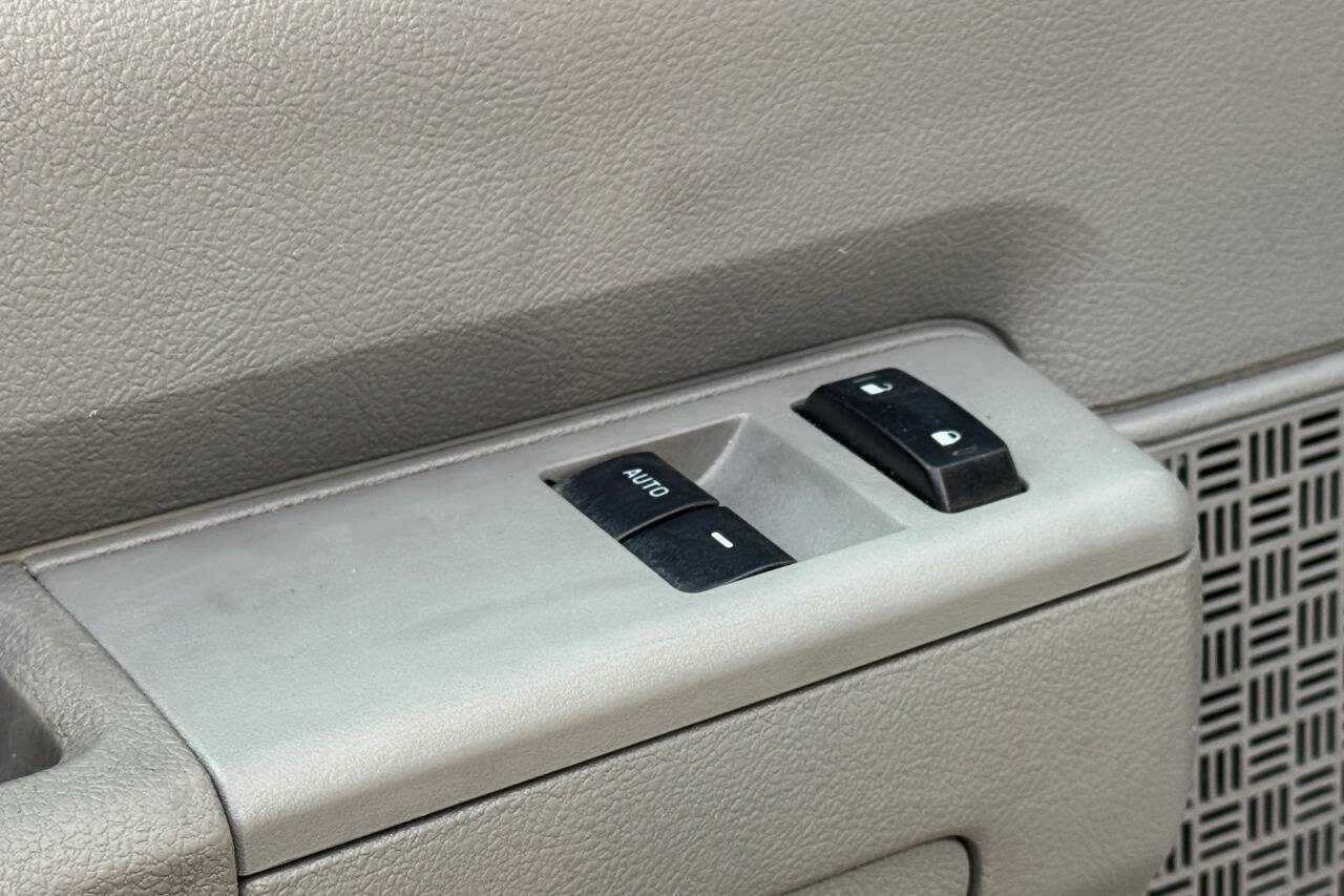 Used 2011 Ford E-350 and Econoline 350 Extended Super Duty w/ PWR Group image 36