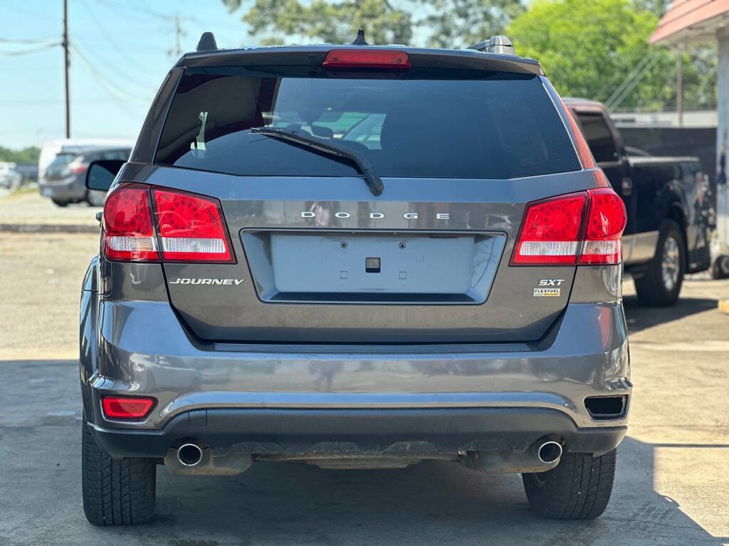 Used 2015 Dodge Journey SXT w/ Flexible Seating Group FWD image 7