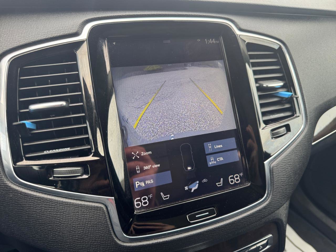 Used 2016 Volvo XC90 T6 Momentum w/ Momentum Plus Package image 21