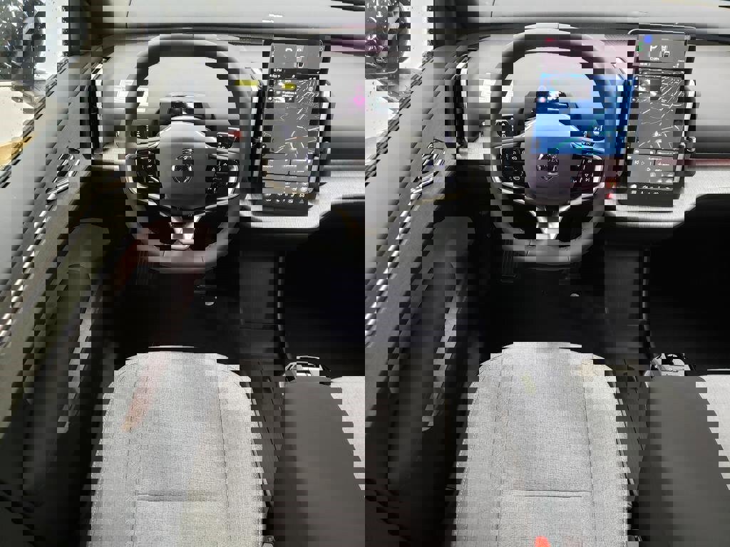 New 2025 Volvo EX30 Ultra w/ Protection Package Premier image 10