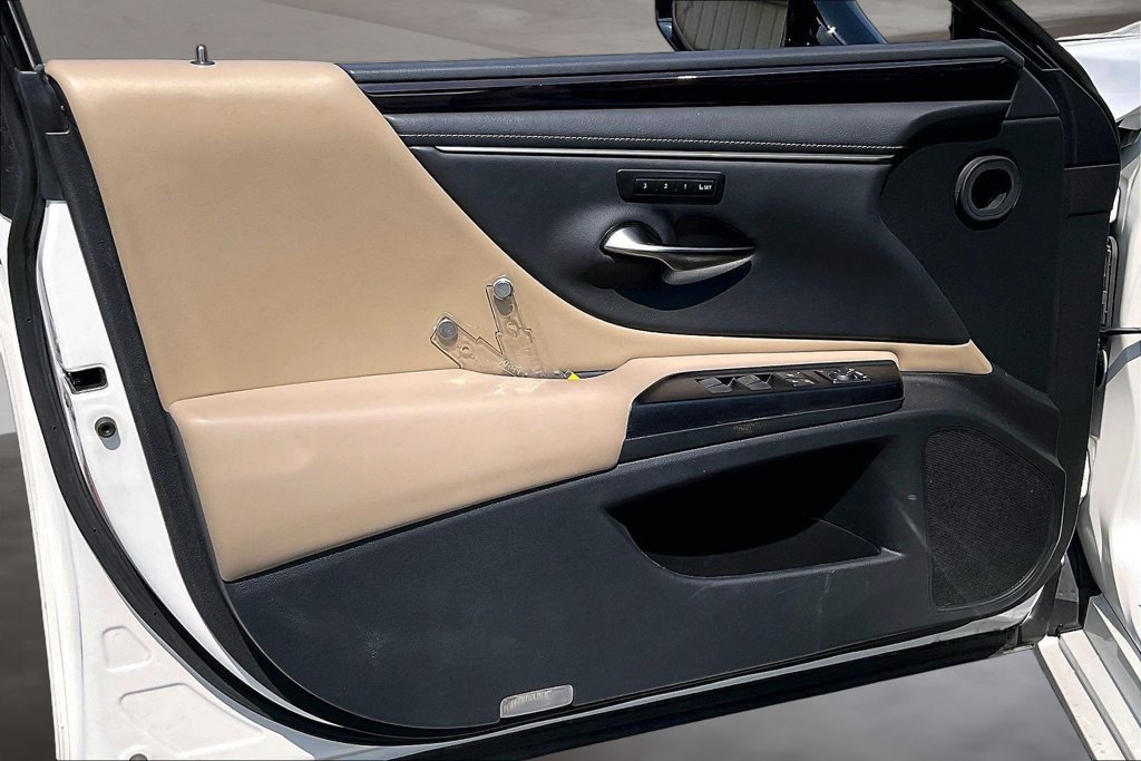 Used 2020 Lexus ES 350 w/ Premium Package FWD image 19