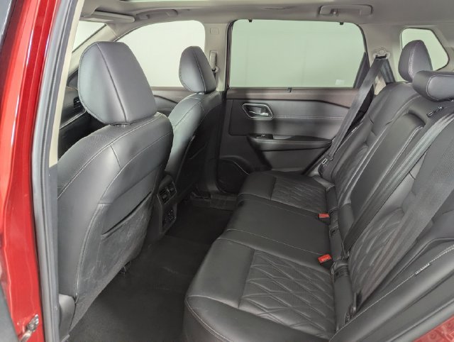 Used 2022 Nissan Rogue Platinum AWD/4WD image 17