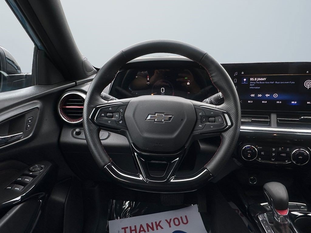 Used 2025 Chevrolet Trax RS w/ Sunroof Package FWD image 12