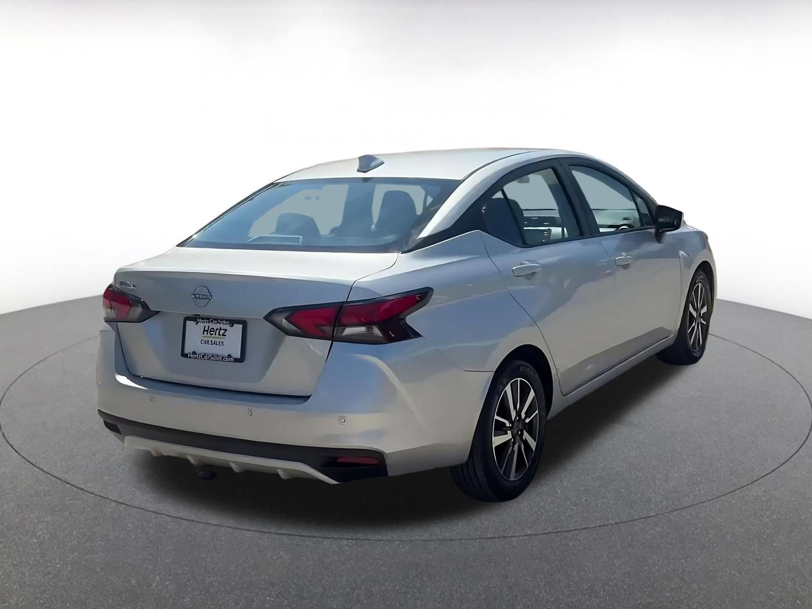 Used 2025 Nissan Versa SV FWD image 11