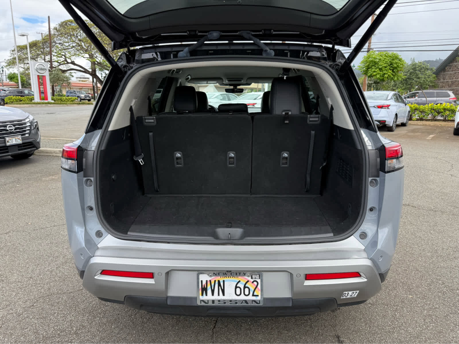 Used 2023 Nissan Pathfinder SL image 12