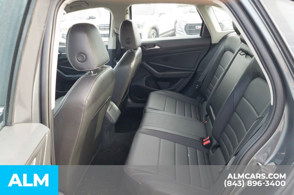 Used 2024 Volkswagen Jetta SE image 17