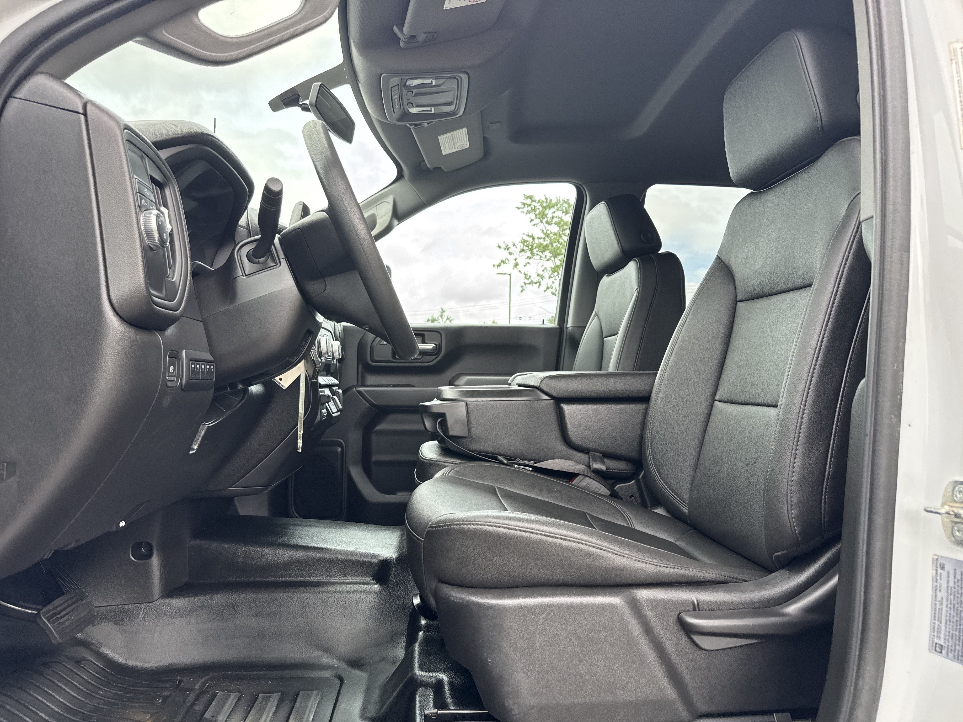 Used 2022 GMC Sierra 3500 Pro w/ Convenience Package RWD image 16