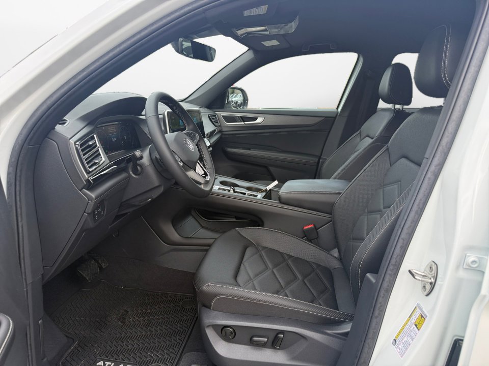 New 2026 Volkswagen Atlas Cross Sport SE image 9
