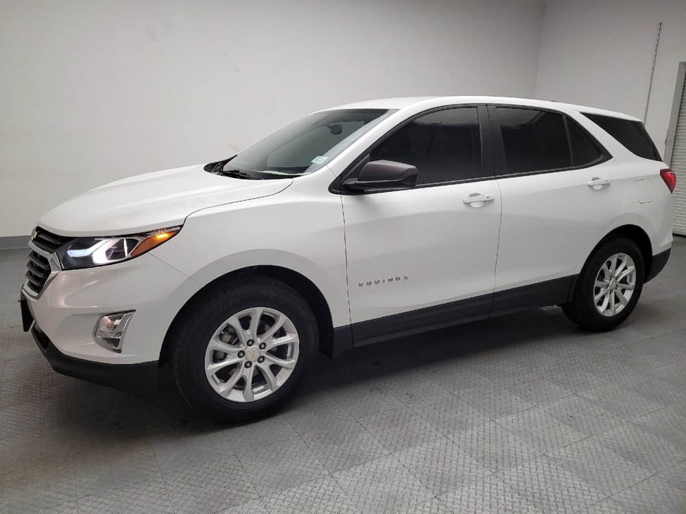 Used 2018 Chevrolet Equinox LS image 2