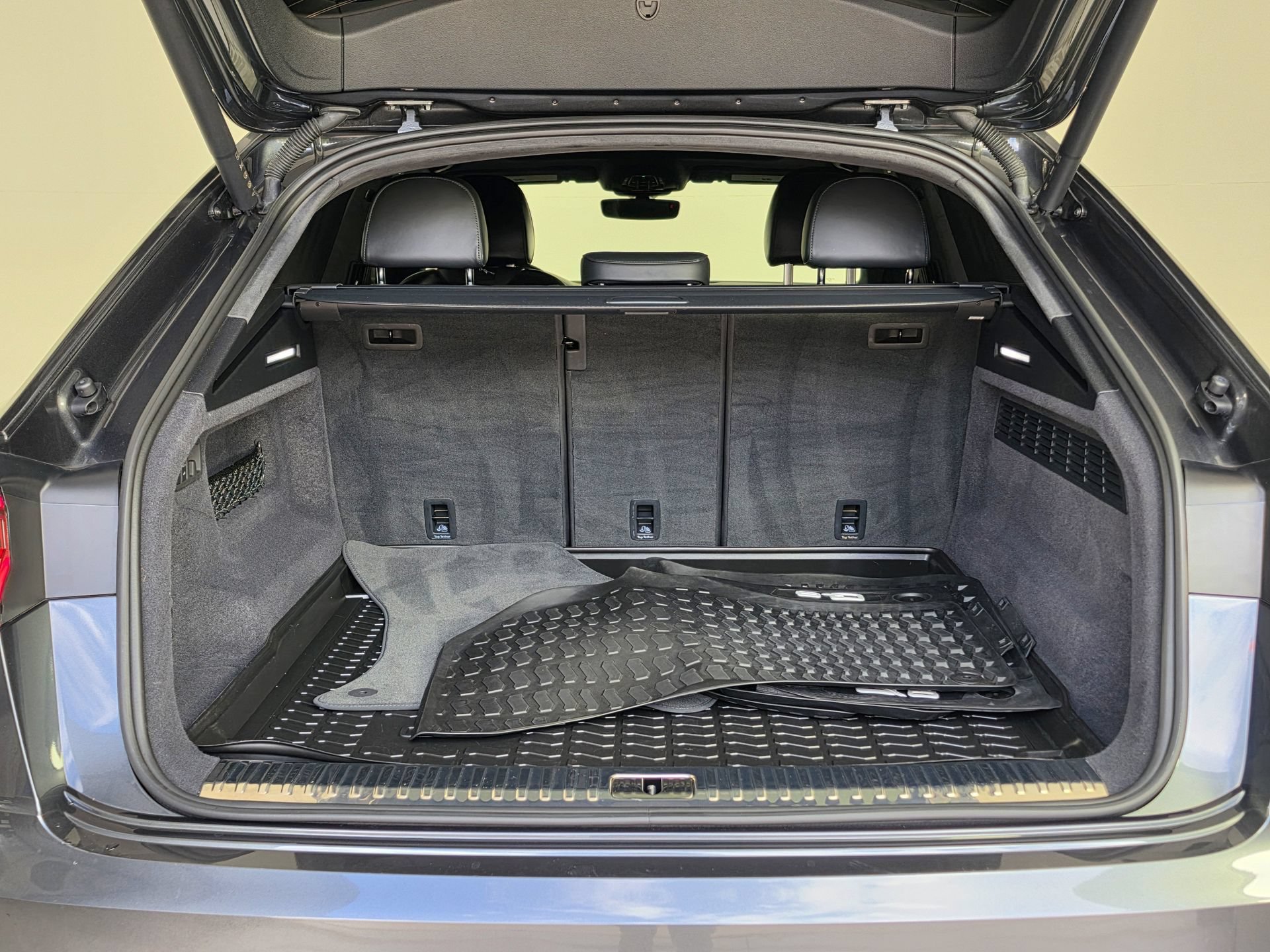 Certified 2023 Audi Q8 Prestige AWD/4WD image 46