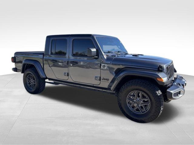 Used 2024 Jeep Gladiator Sport AWD/4WD image 8