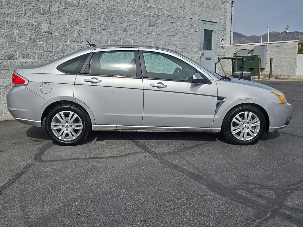 Used 2009 Ford Focus SEL image 2