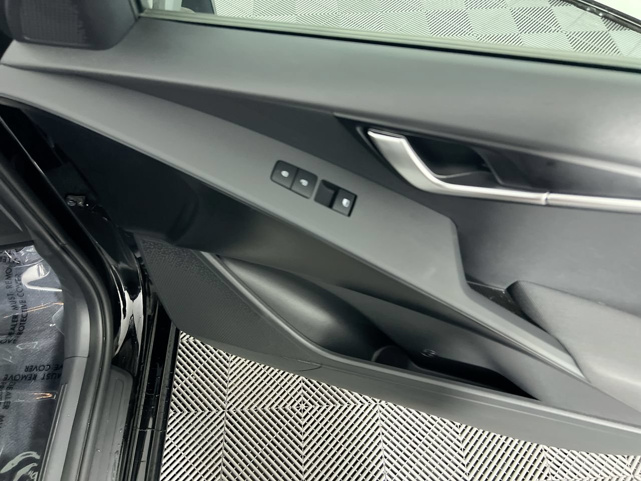 Certified 2023 Kia Niro LX FWD image 28