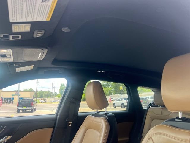 Used 2022 Lincoln Corsair Reserve w/ Elements Package FWD image 18