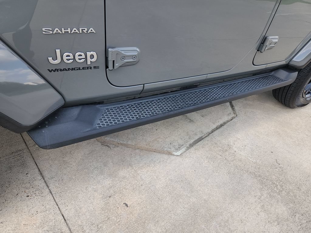Used 2023 Jeep Wrangler Unlimited Sahara w/ LED Lighting Group AWD/4WD image 34