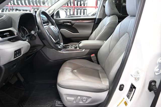 Used 2022 Toyota Highlander Platinum image 9