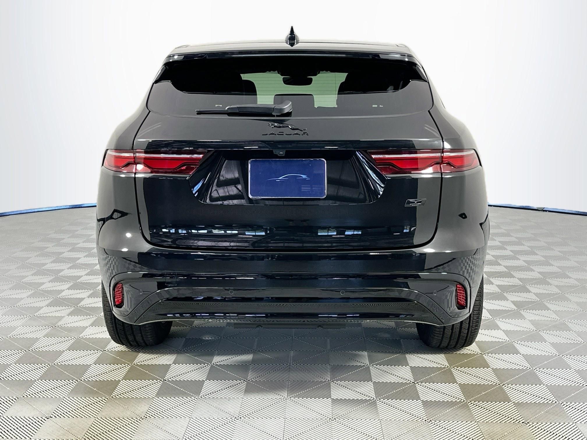 Certified 2026 Jaguar F-PACE R-Dynamic S AWD/4WD image 6