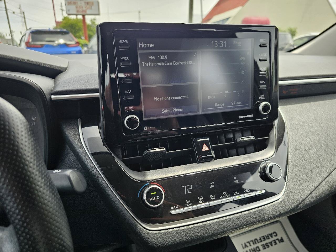 Used 2022 Toyota Corolla LE FWD image 15